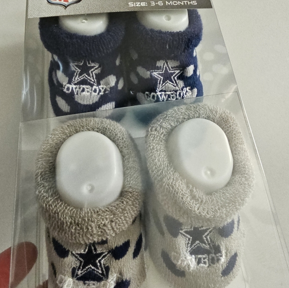 NWT CUTE 3 to 6 months NFL Dallas Cowboys Booty Socks - Picture 3 of 3